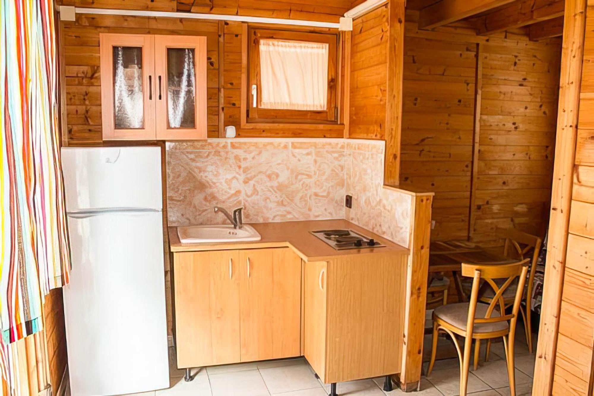 Camping Arc De Bara &