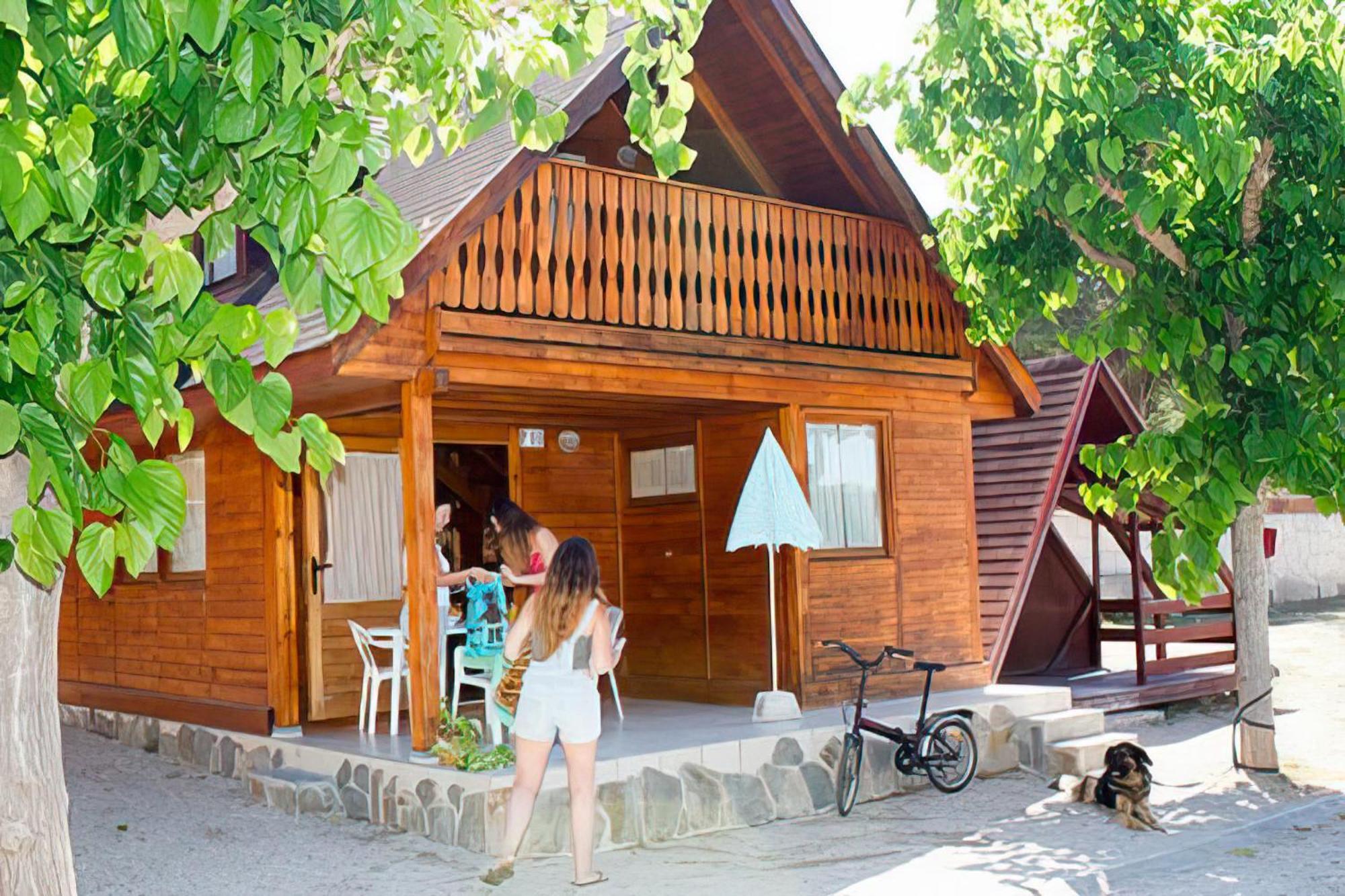 Arc De Bara & Camping *