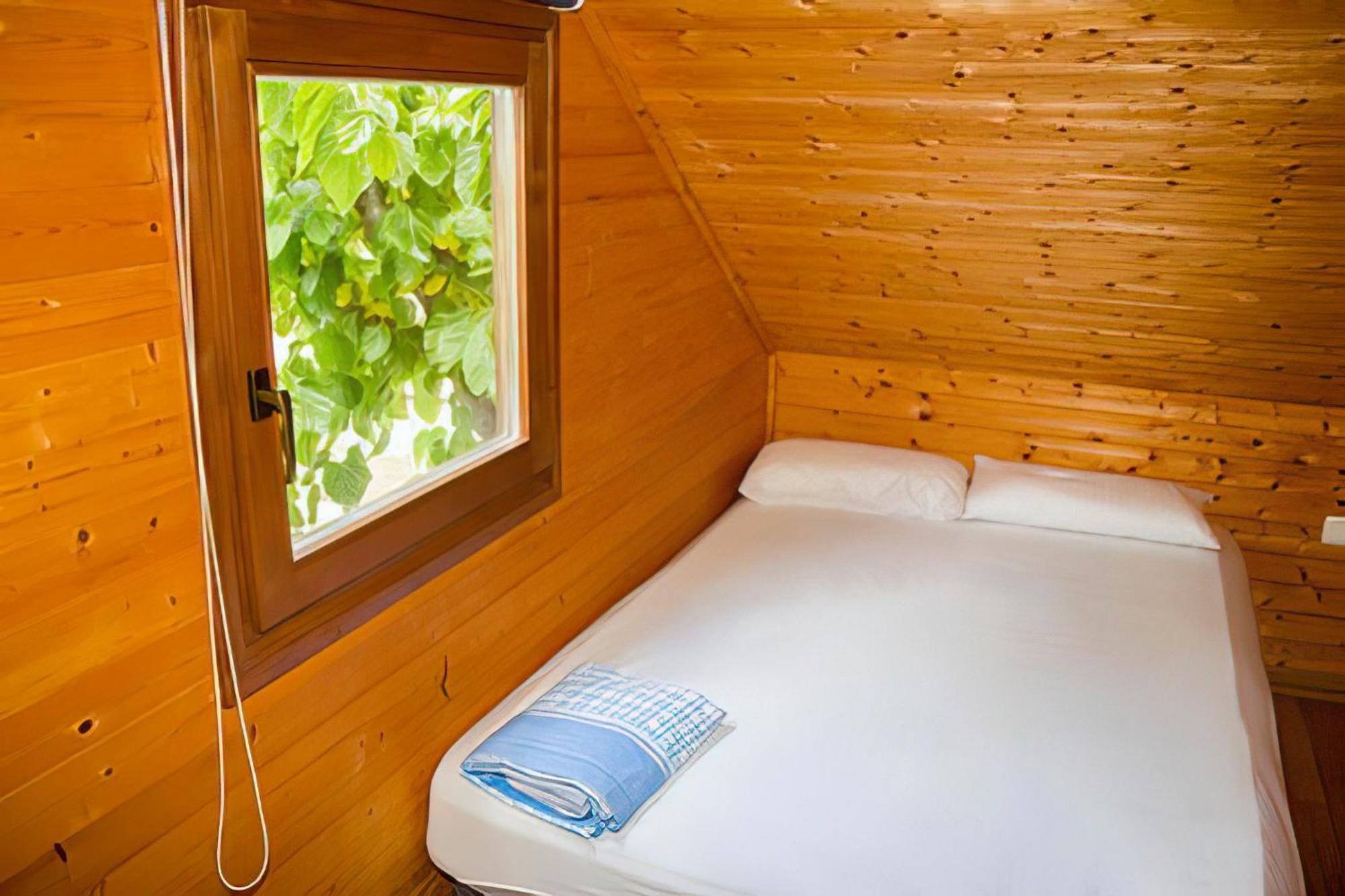Camping Arc De Bara &